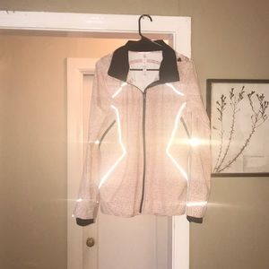 Lululemon- runaway jacket